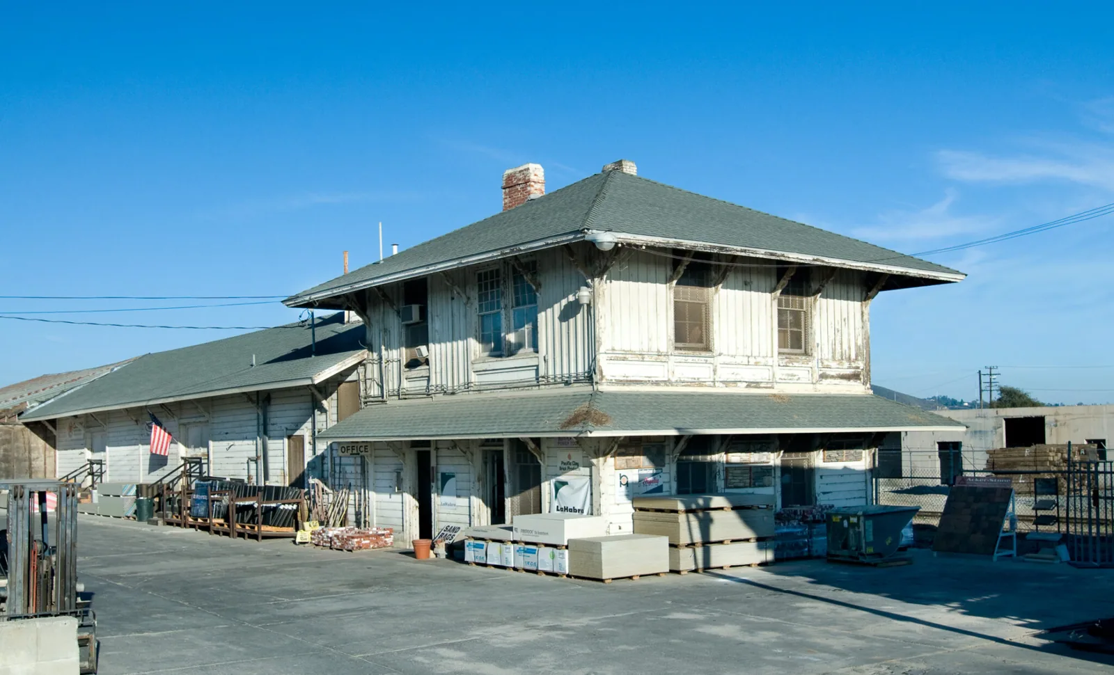 Commercial Roofing in Railroad Street and Sampson Avenue Industrial Area, Corona, CA